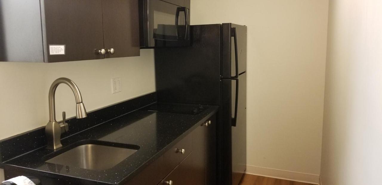 Joys Inn Innisfail, Ab Екстериор снимка
