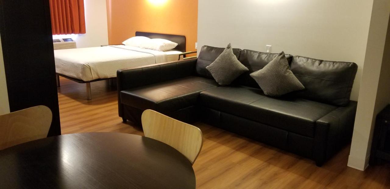 Joys Inn Innisfail, Ab Екстериор снимка