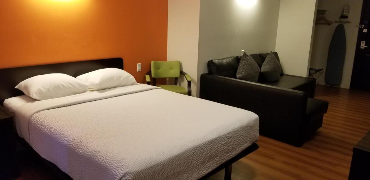 Joys Inn Innisfail, Ab Екстериор снимка