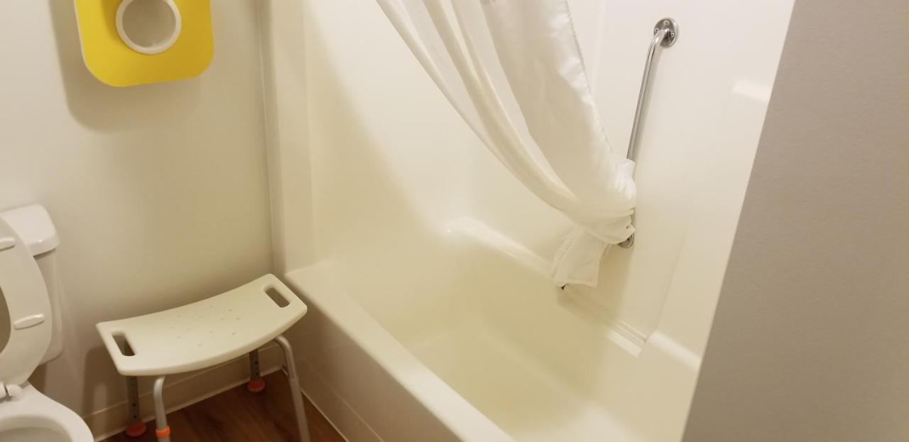 Joys Inn Innisfail, Ab Екстериор снимка