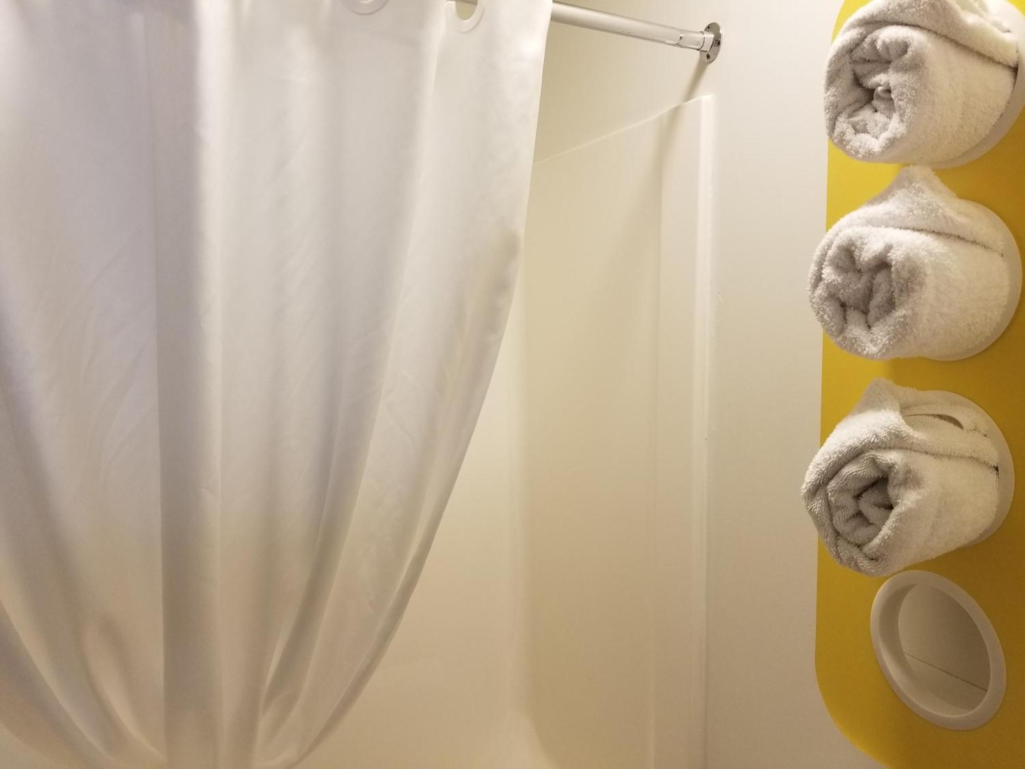 Joys Inn Innisfail, Ab Екстериор снимка