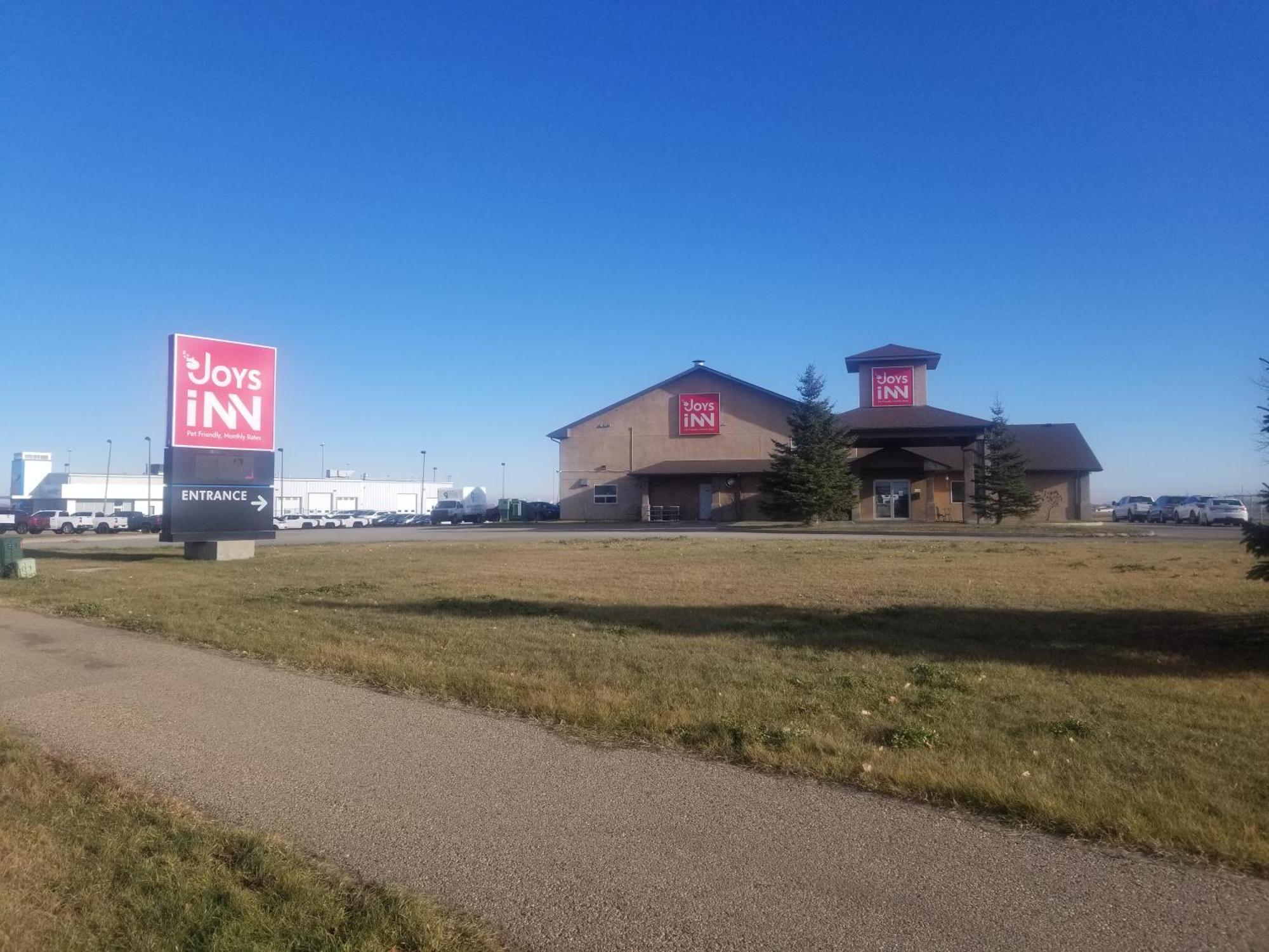 Joys Inn Innisfail, Ab Екстериор снимка
