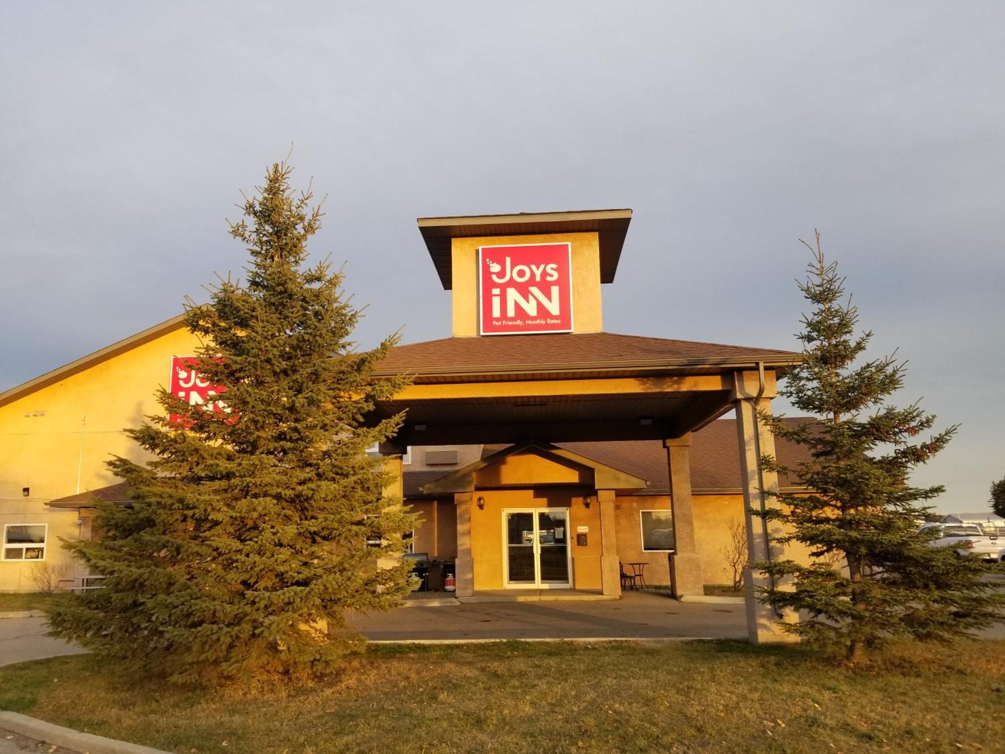 Joys Inn Innisfail, Ab Екстериор снимка