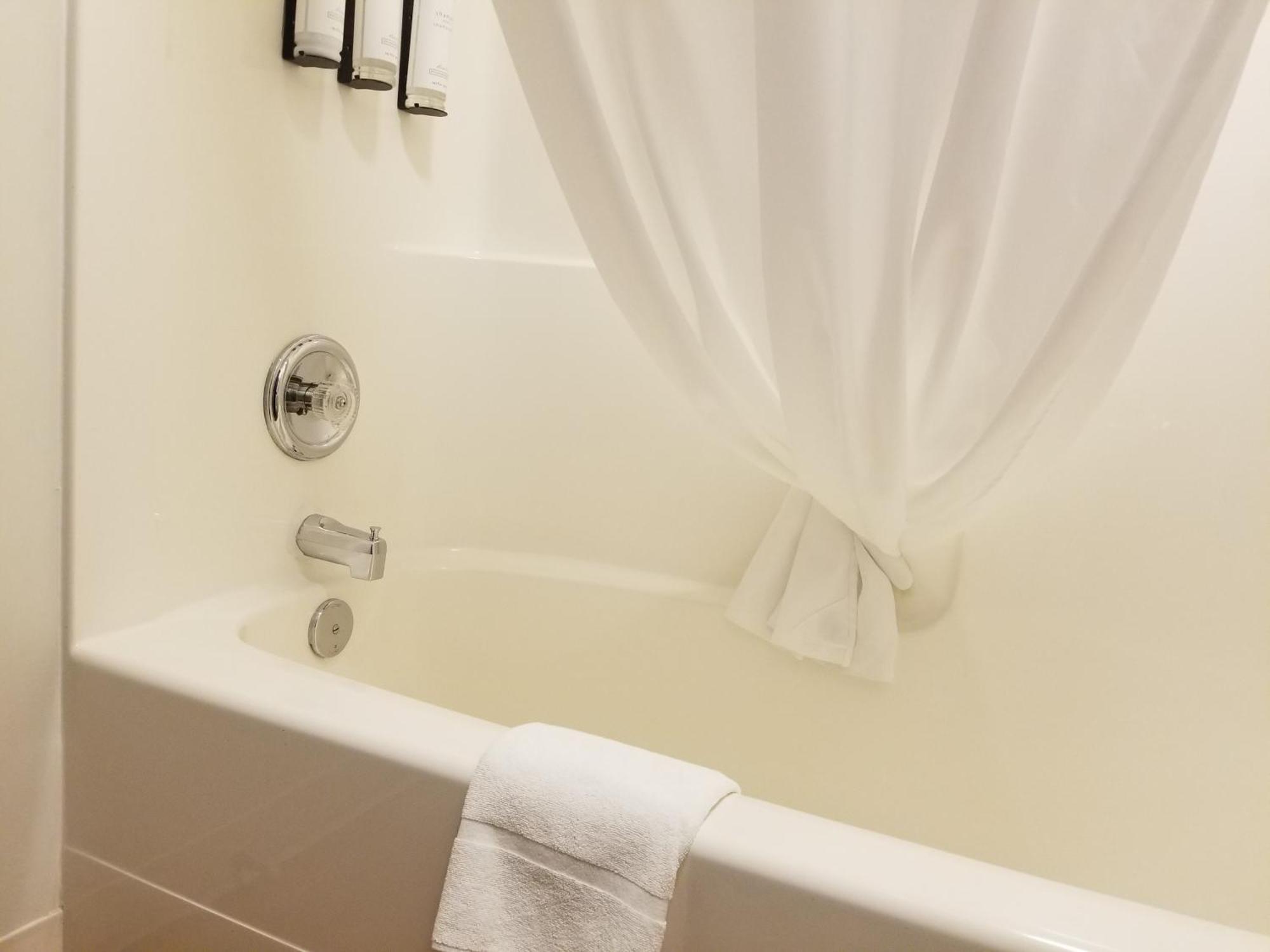 Joys Inn Innisfail, Ab Екстериор снимка