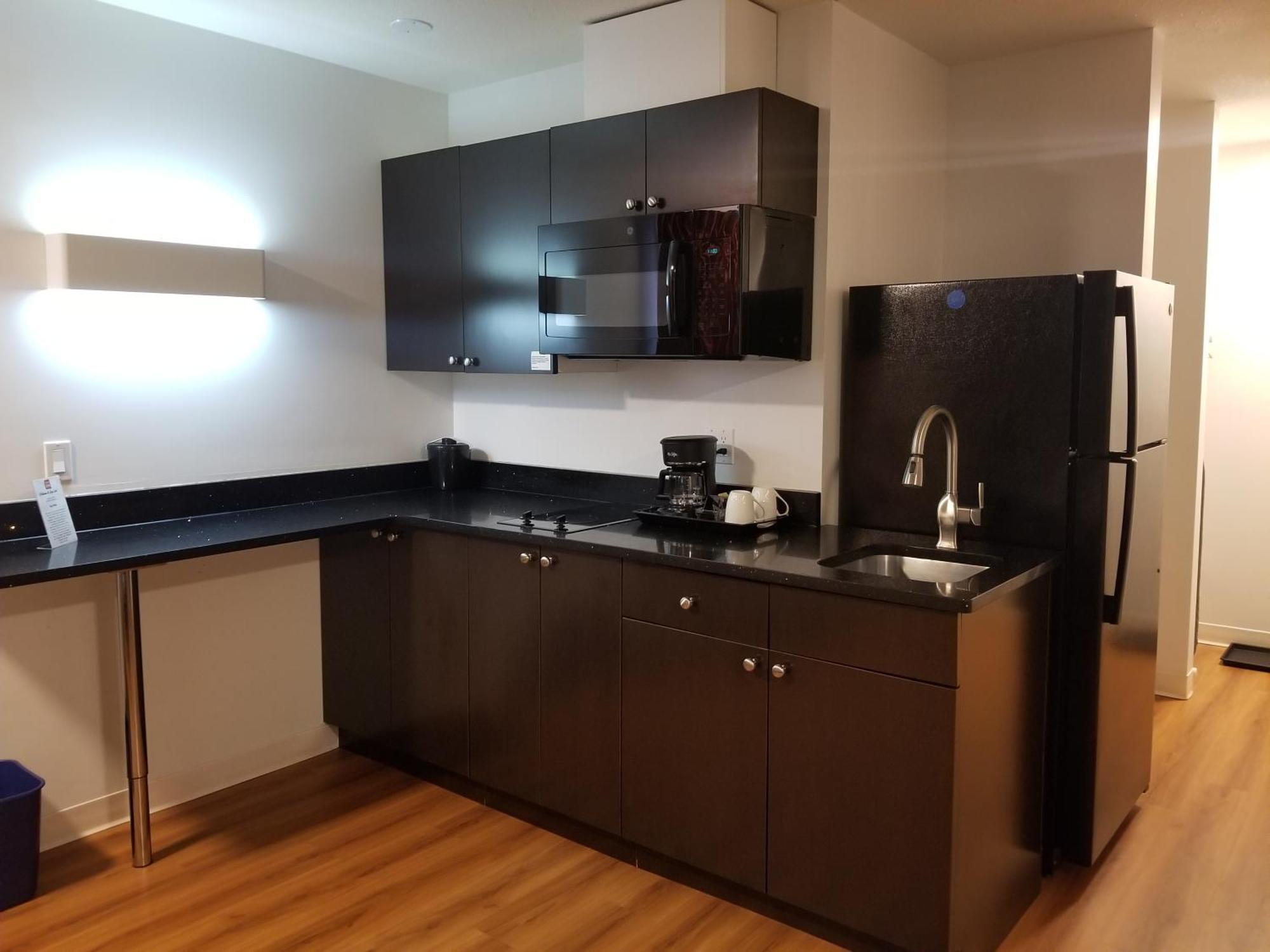 Joys Inn Innisfail, Ab Екстериор снимка