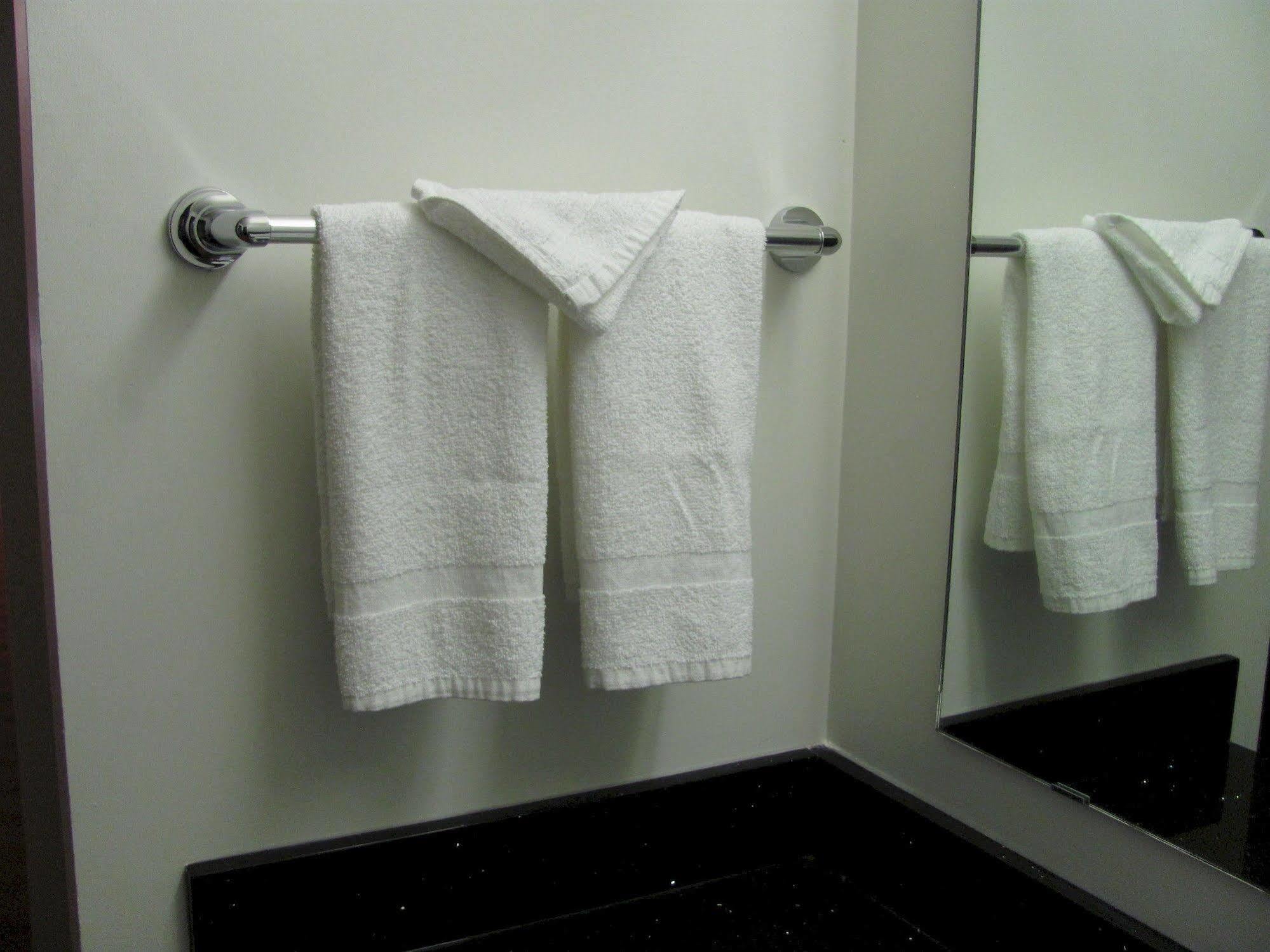 Joys Inn Innisfail, Ab Екстериор снимка